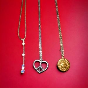 Three beautiful vintage dainty pendant necklaces